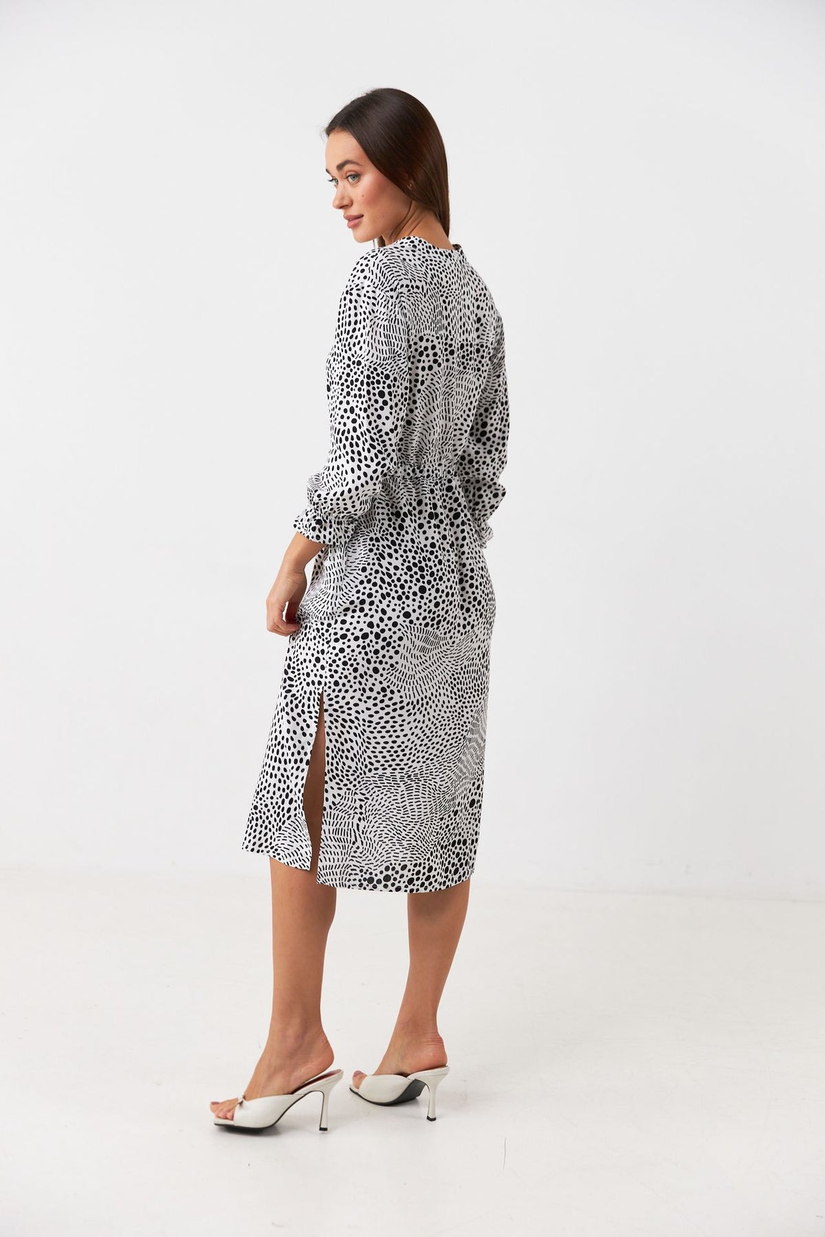 Rochie midi cu șnur reglabil în talie și buzunare