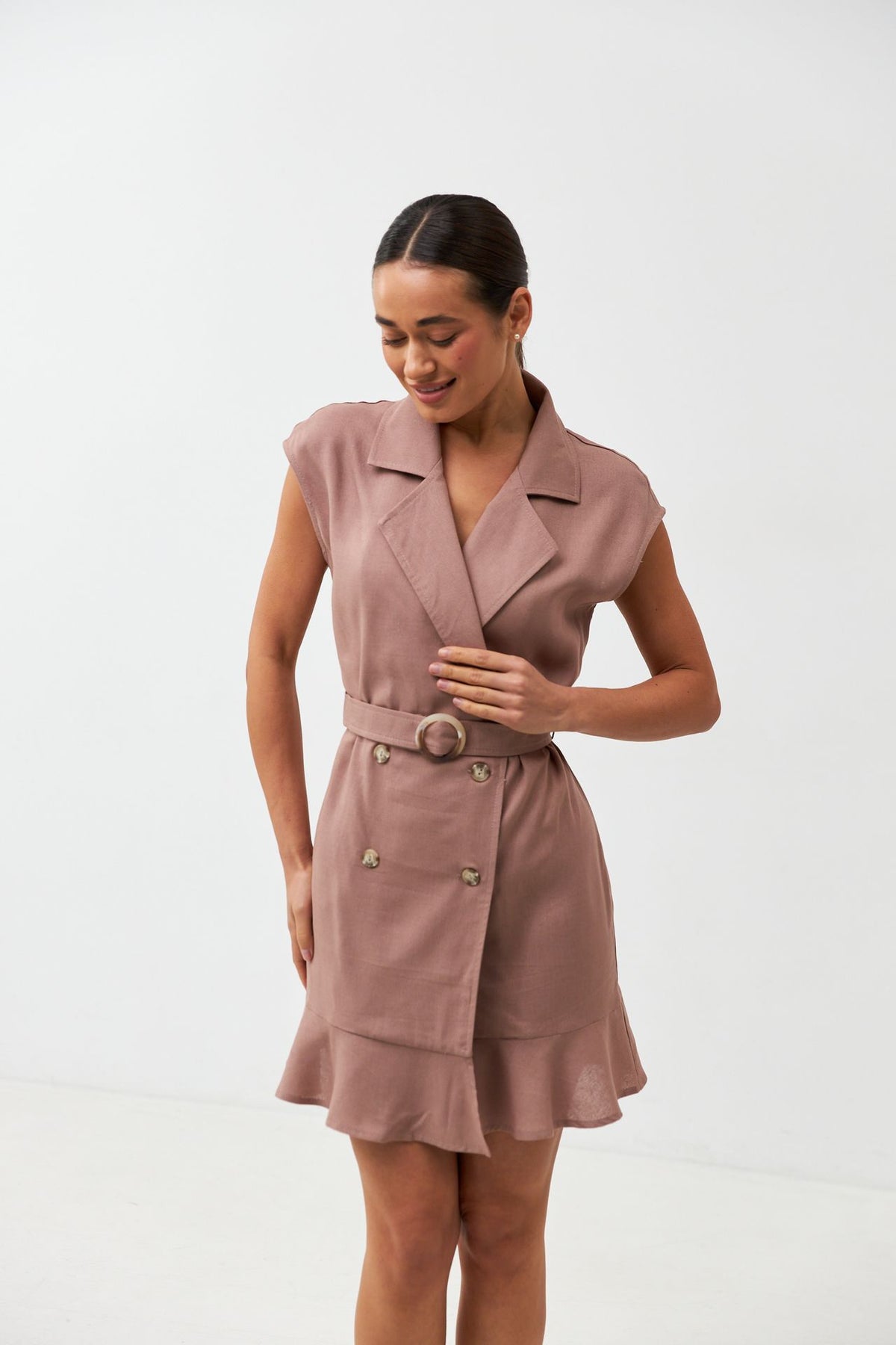 Rochie mini cu in și nasturi