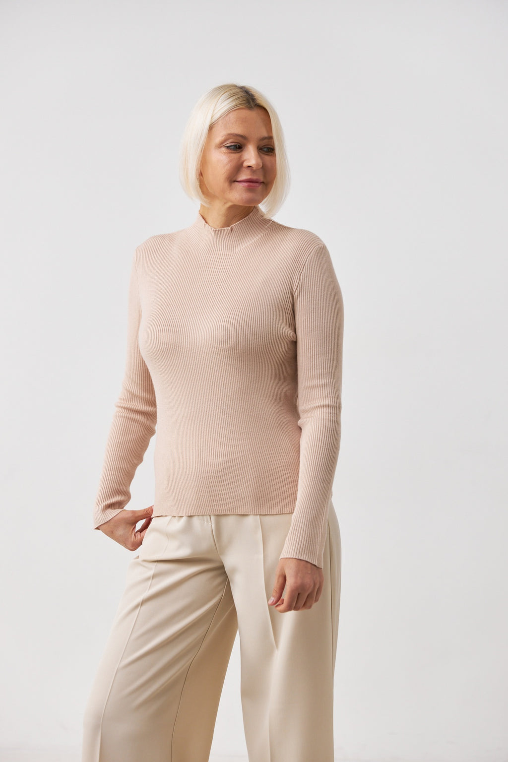 Helancă din tricot reiat cu guler înalt
