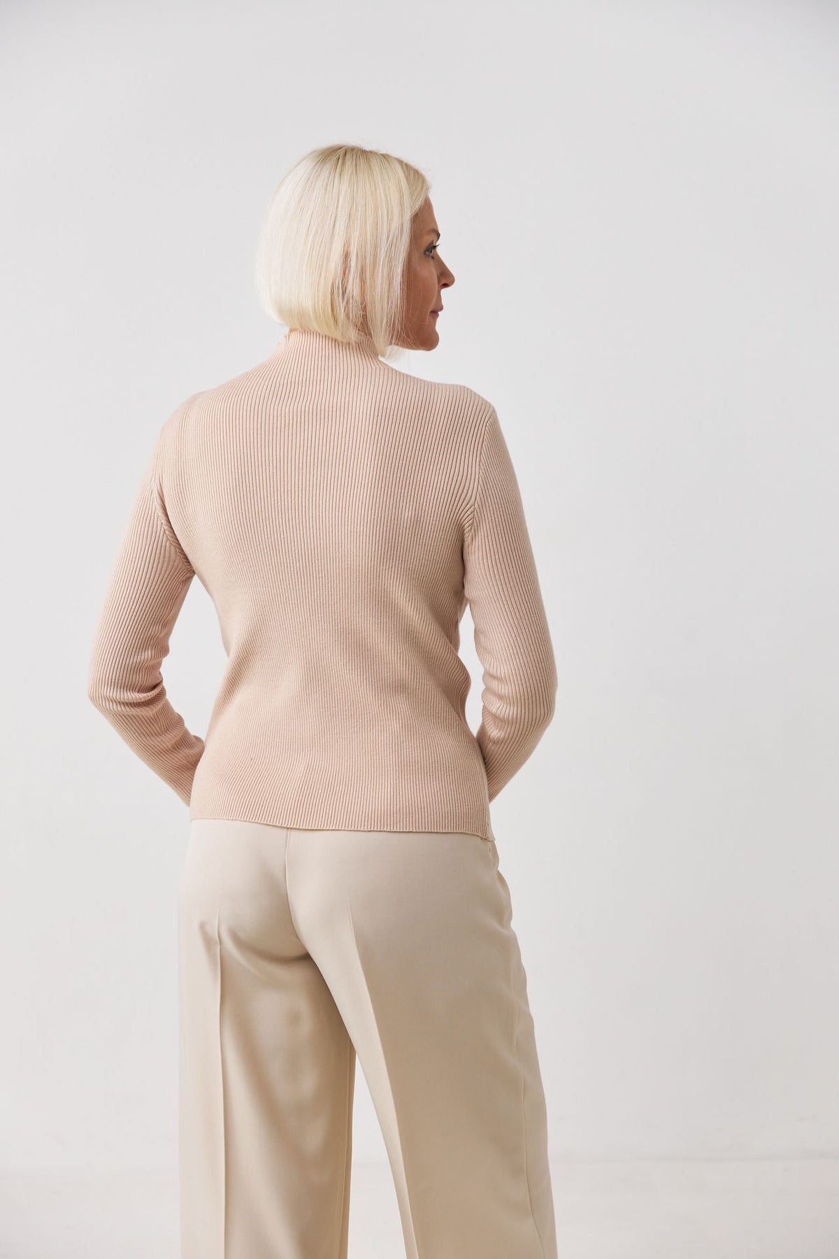 Helancă din tricot reiat cu guler înalt