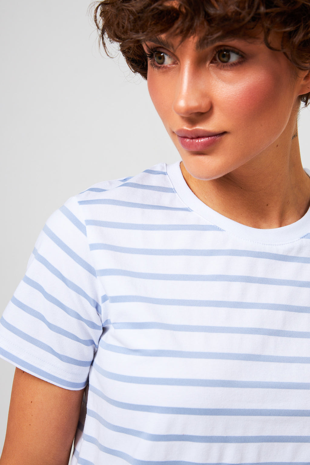 Tricou basic în dungi