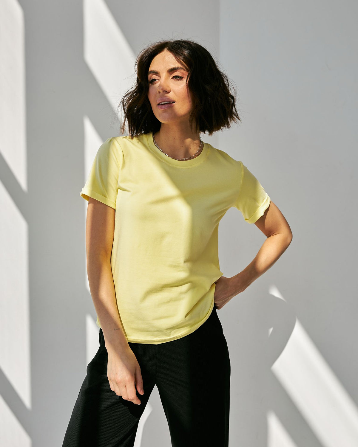 Tricou basic cu manșete