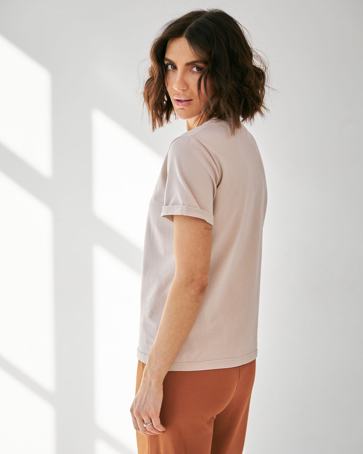 Tricou basic cu manșete