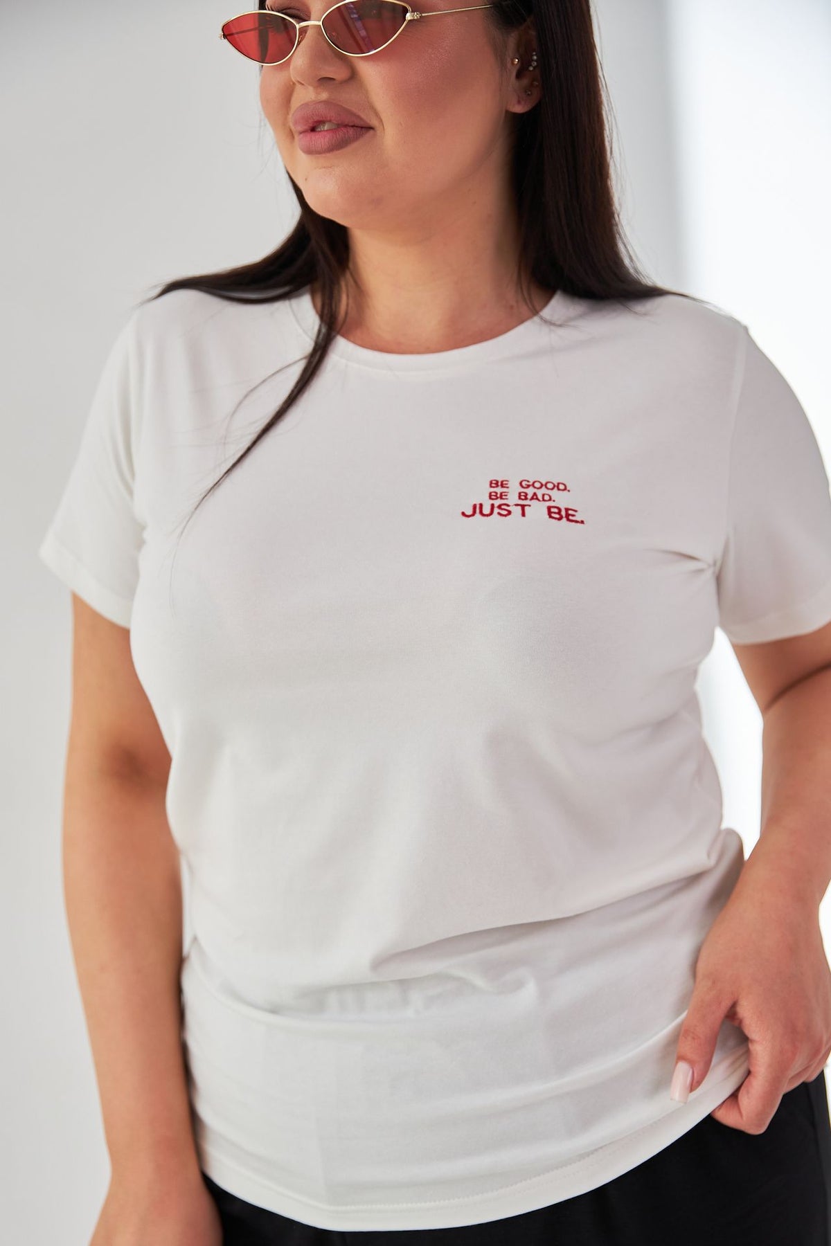 Tricou basic cu broderie