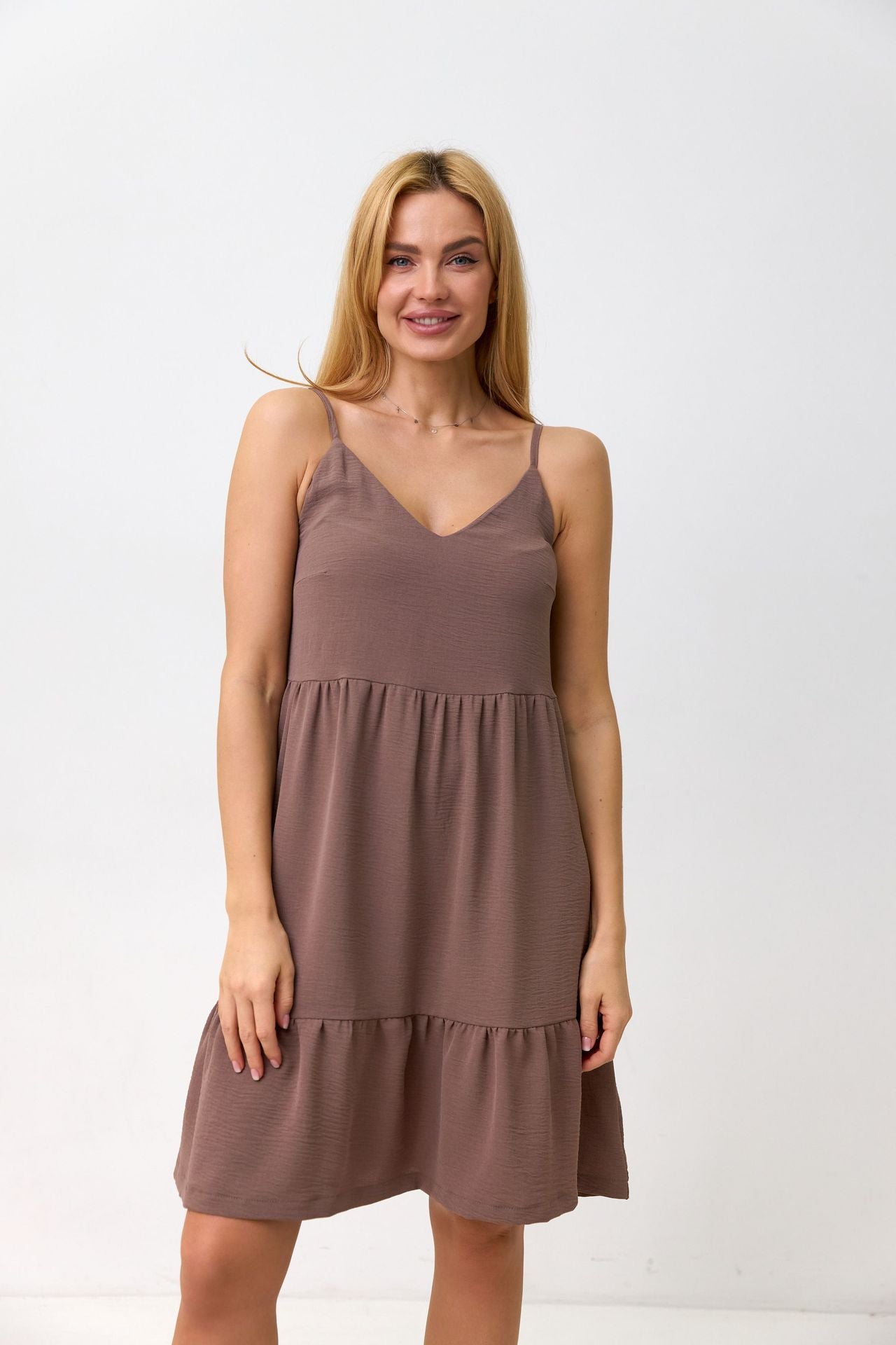 Rochie mini tip sarafan în stil boho cu bretele subțiri