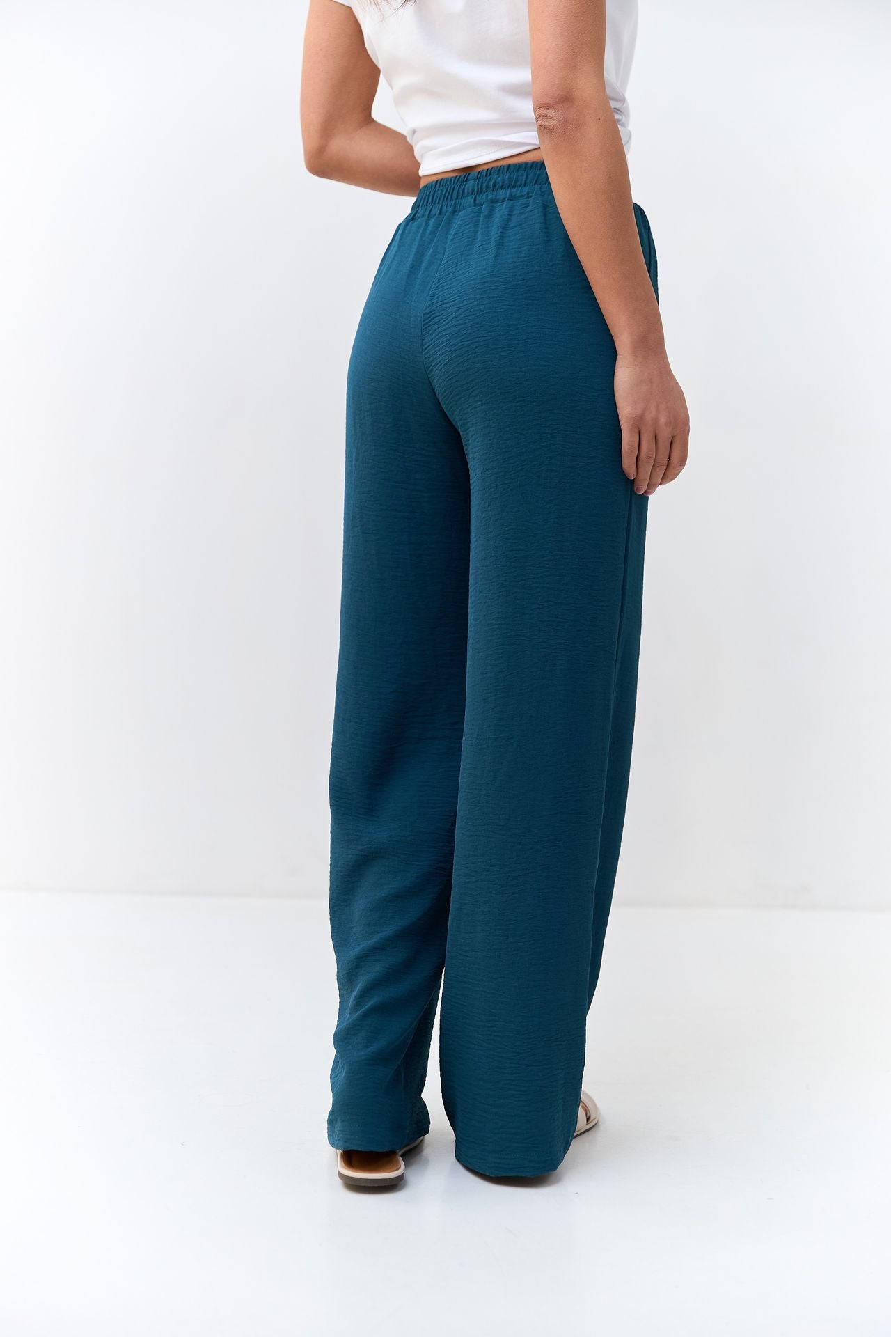 Pantaloni din crep cu talie elastică