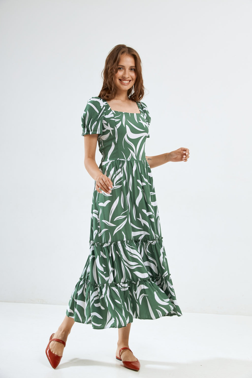 Rochie midaxi de vară cu trei volane