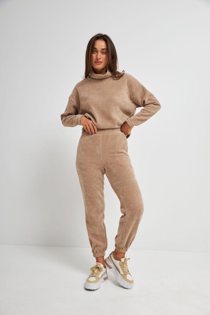 Pantaloni din catifea
