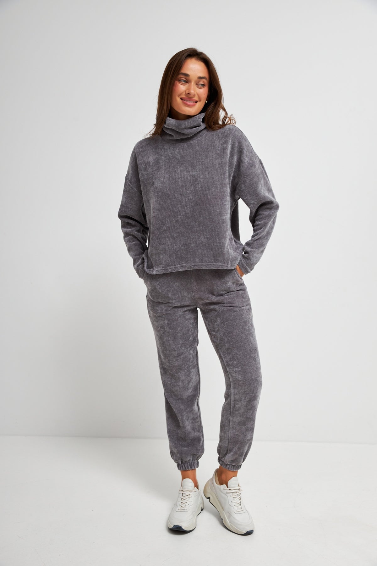 Pantaloni din catifea