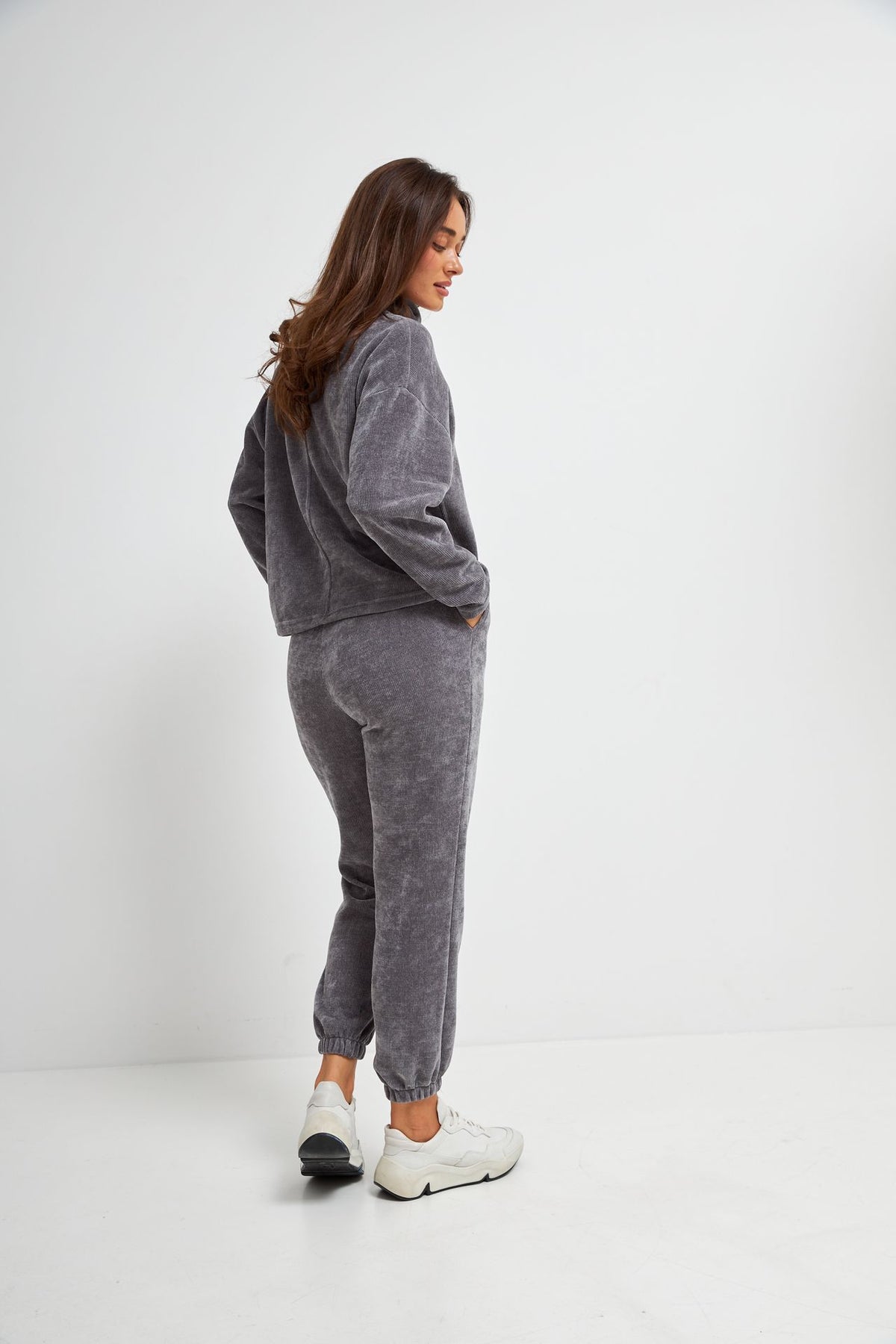 Pantaloni din catifea
