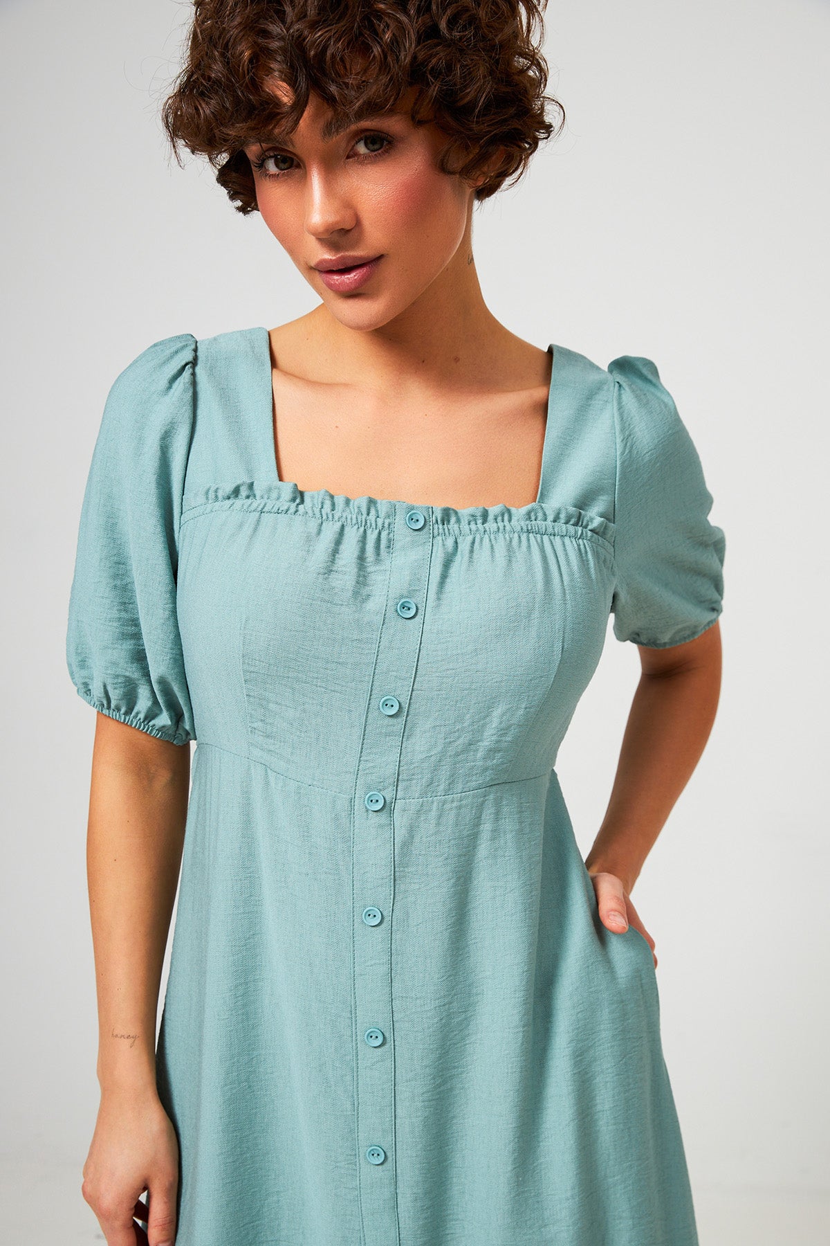 Rochie maxi din in cu nasturi