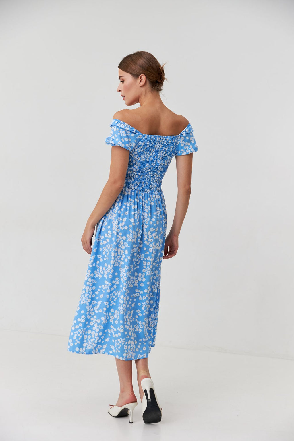 Rochie midi de vară cu șlițuri