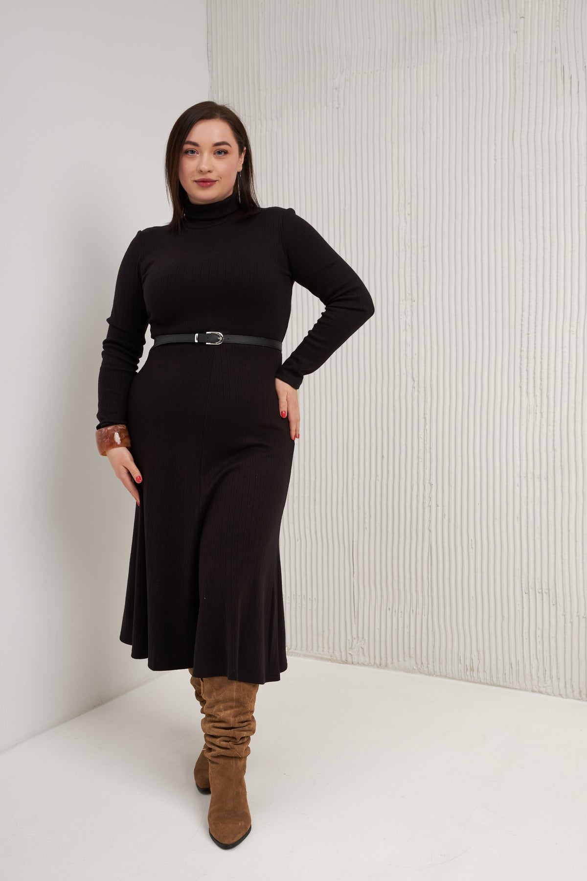 Rochie midaxi cu fustă evazată