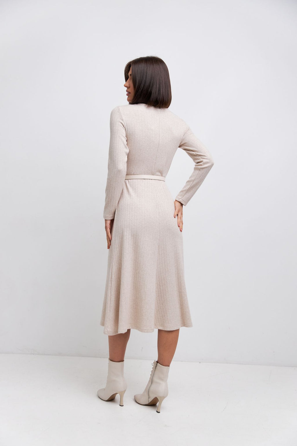 Rochie midaxi cu fustă evazată