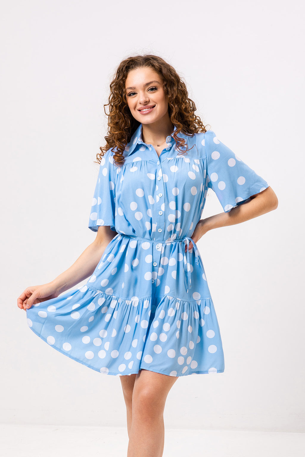 Rochie mini din vâscoză tip ștapel cu buline