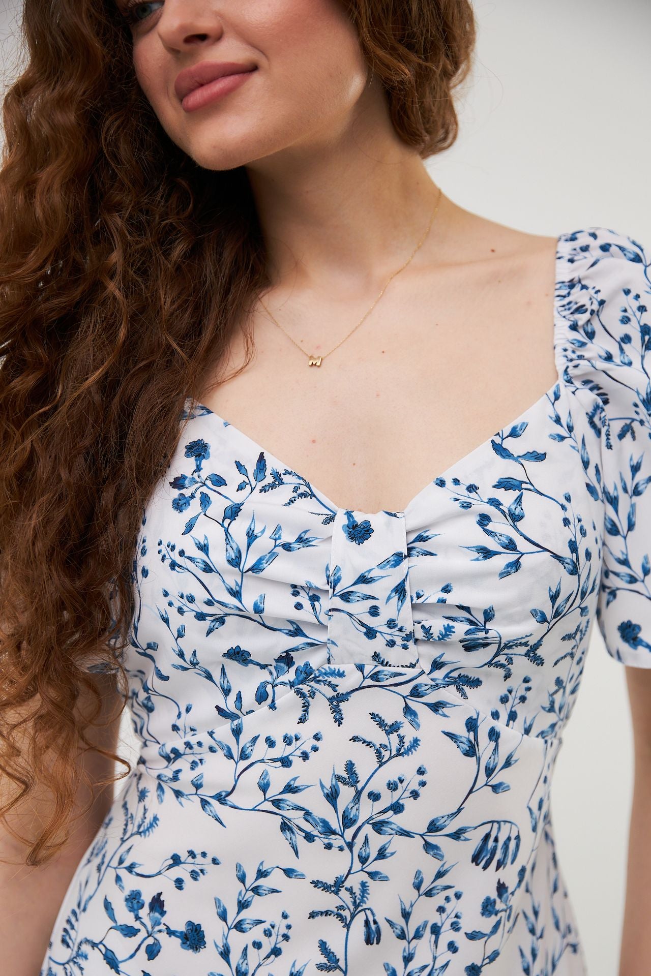 Rochie mini de vară cu mâneci clopot și imprimeu vegetal