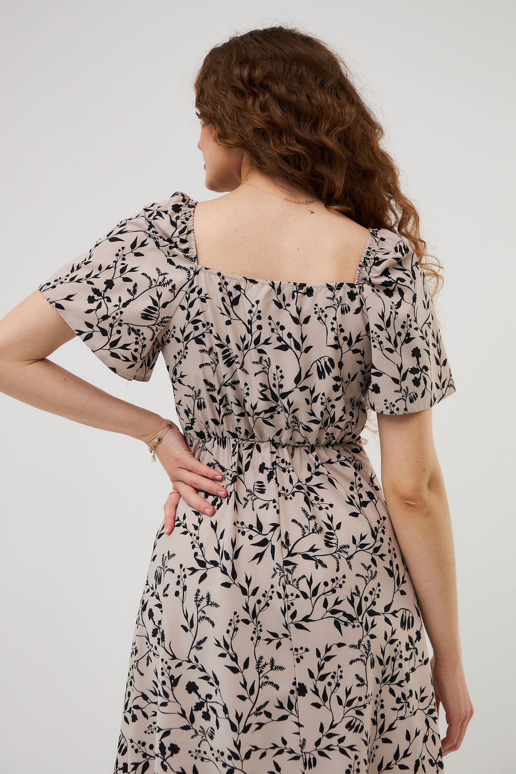 Rochie mini de vară cu mâneci clopot și imprimeu vegetal