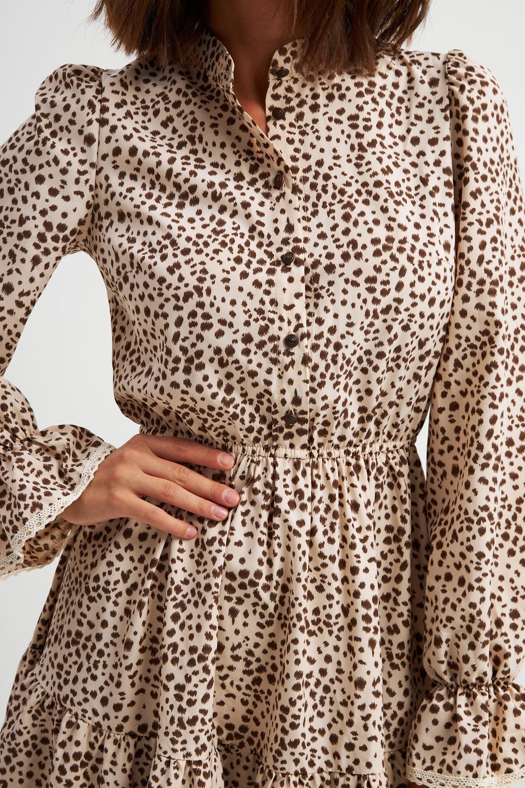 Rochie mini cu volane