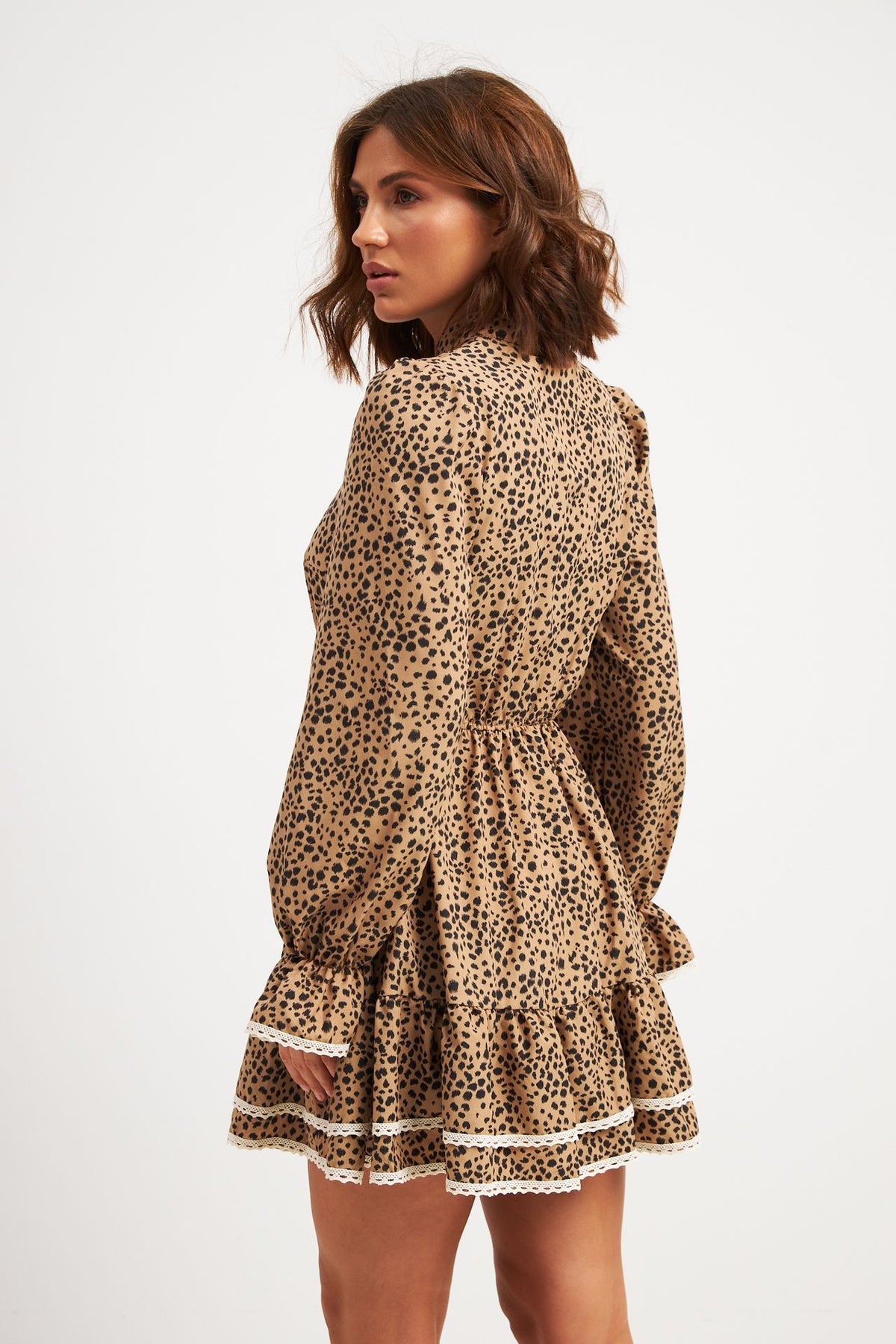 Rochie mini cu volane