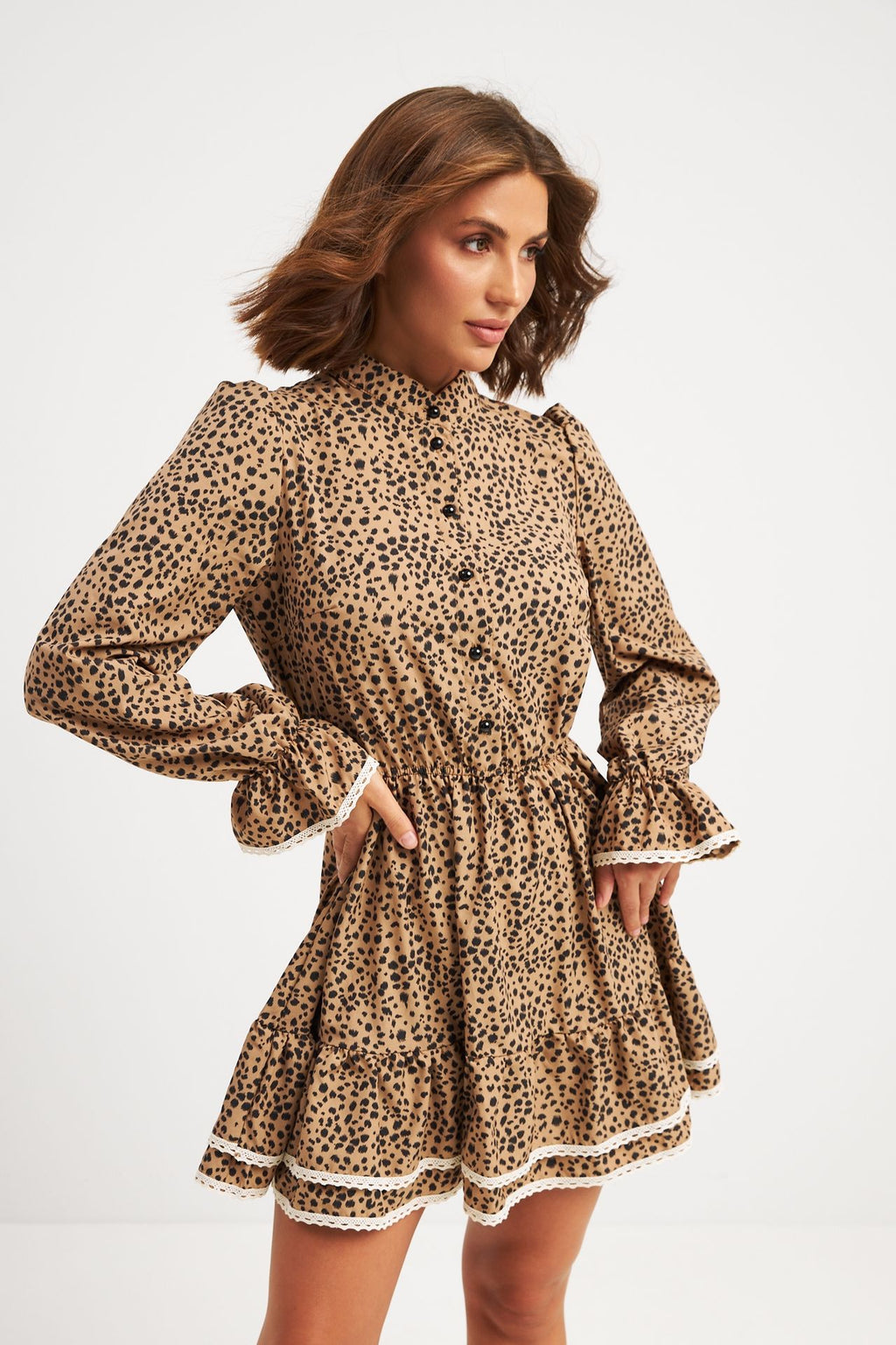 Rochie mini cu volane