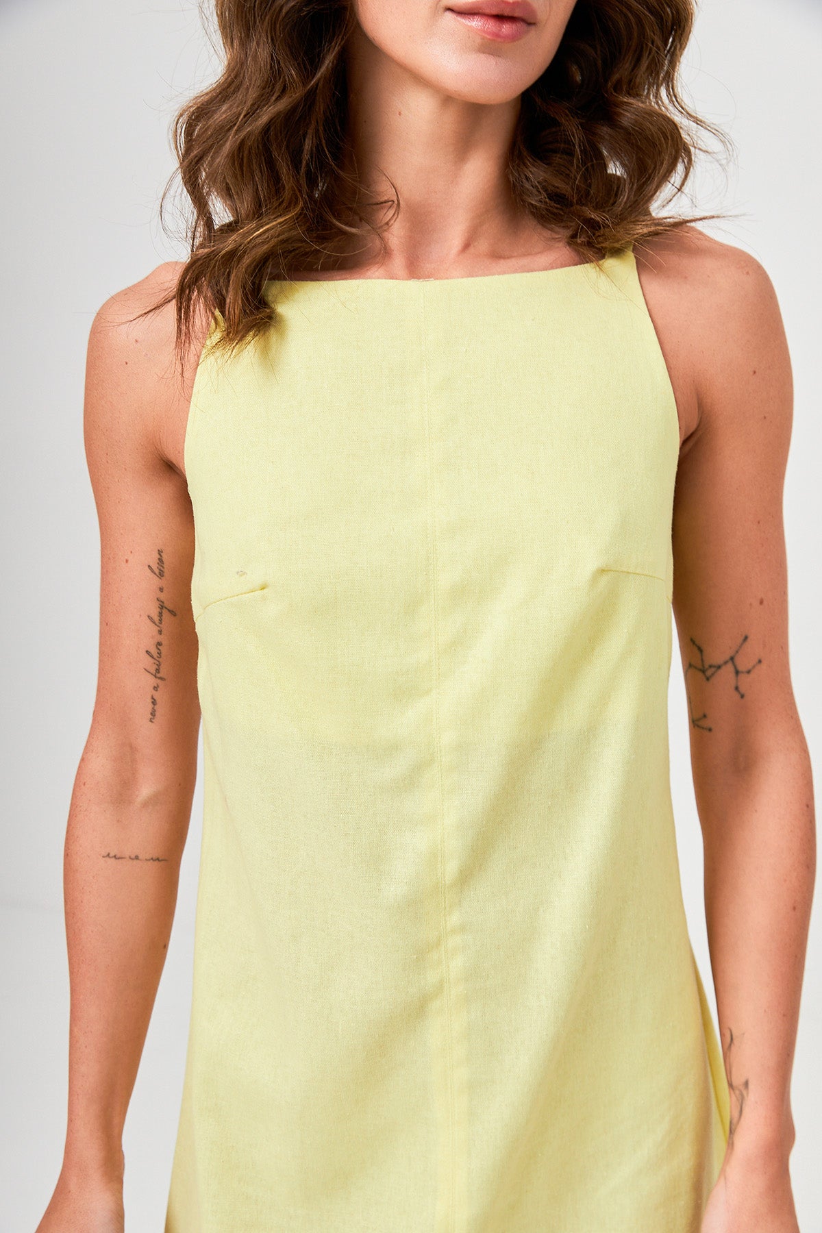 Rochie mini de vară cu in
