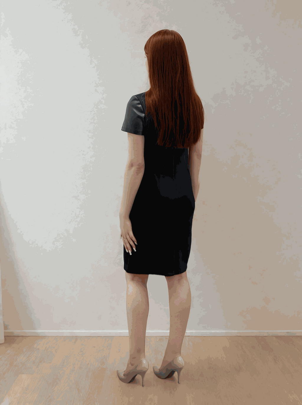 Rochie mini combinată din piele întoarsă și piele ecologică