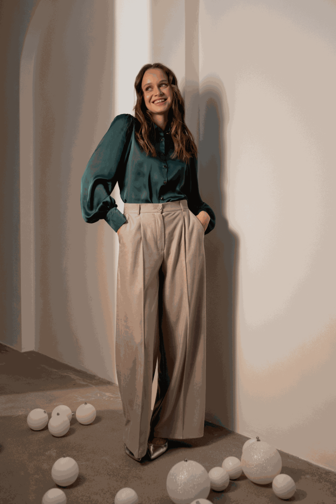 Pantaloni palazzo cu dungă