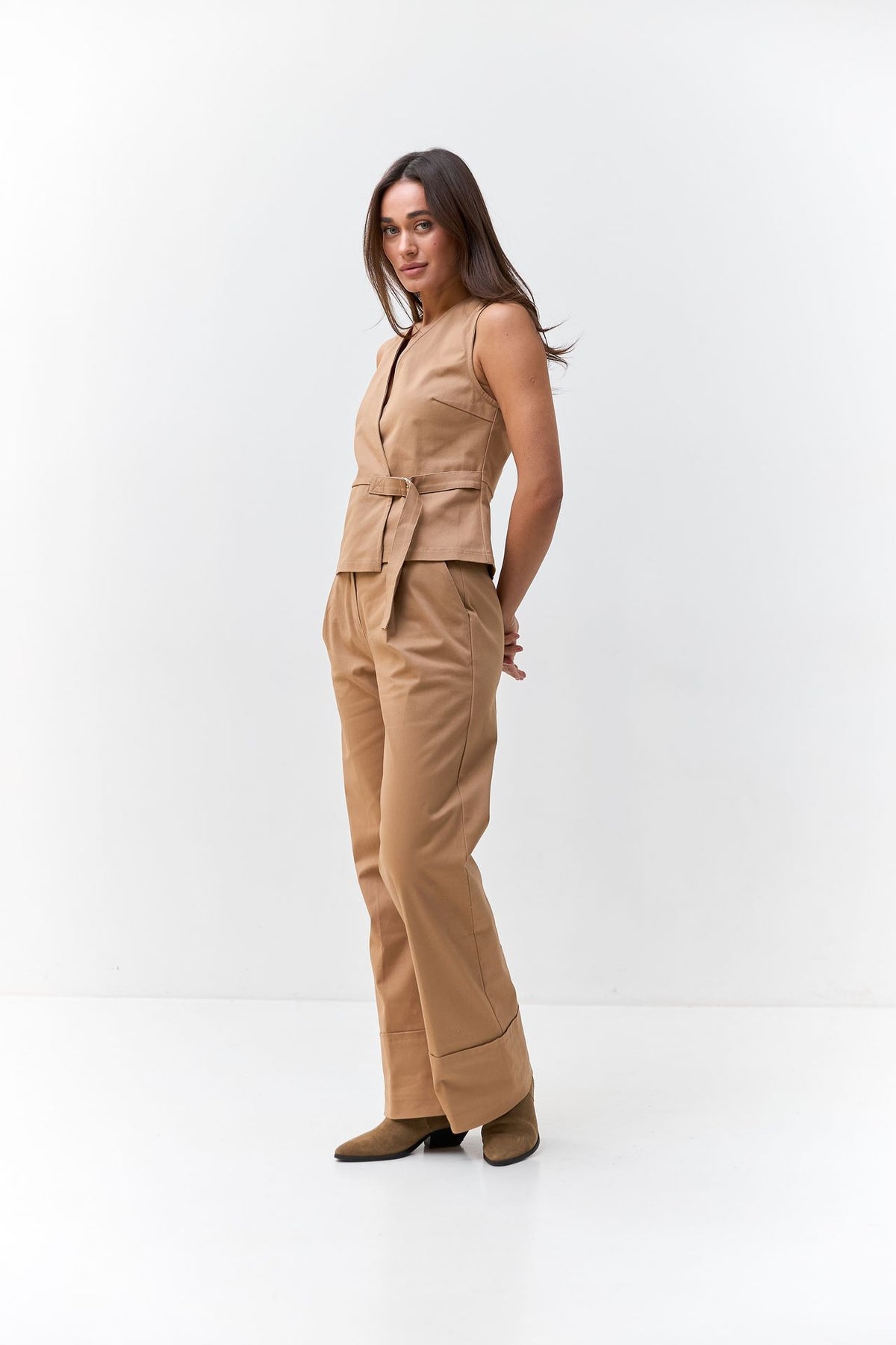 Pantaloni cu tiv întors decorativ
