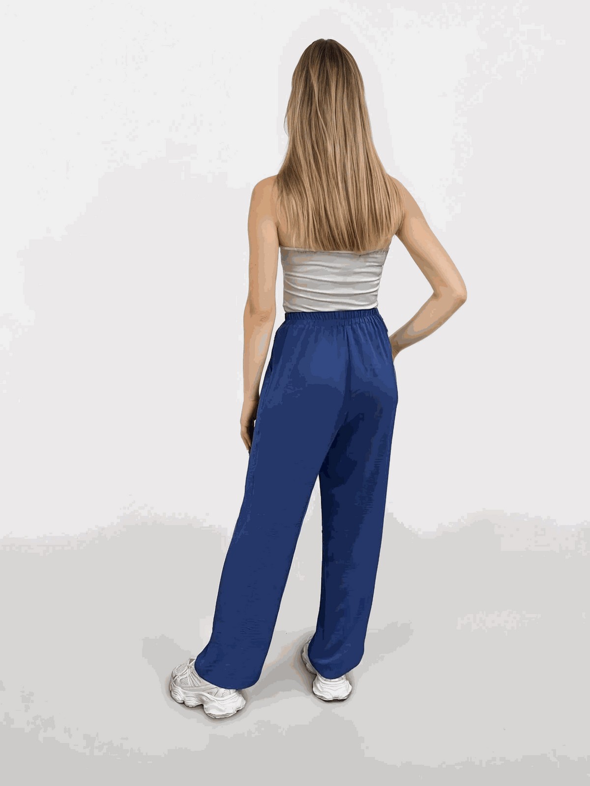 Pantaloni drepți din crep cu pliuri