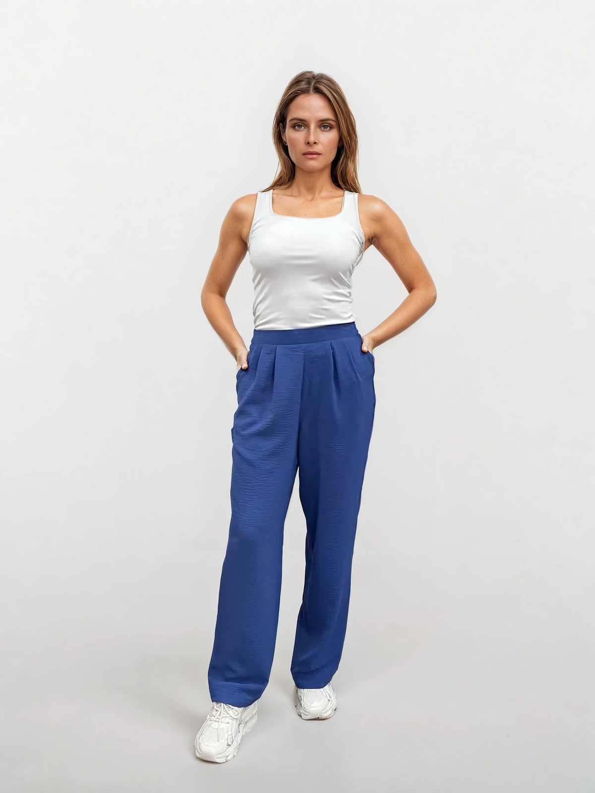 Pantaloni drepți din crep cu pliuri