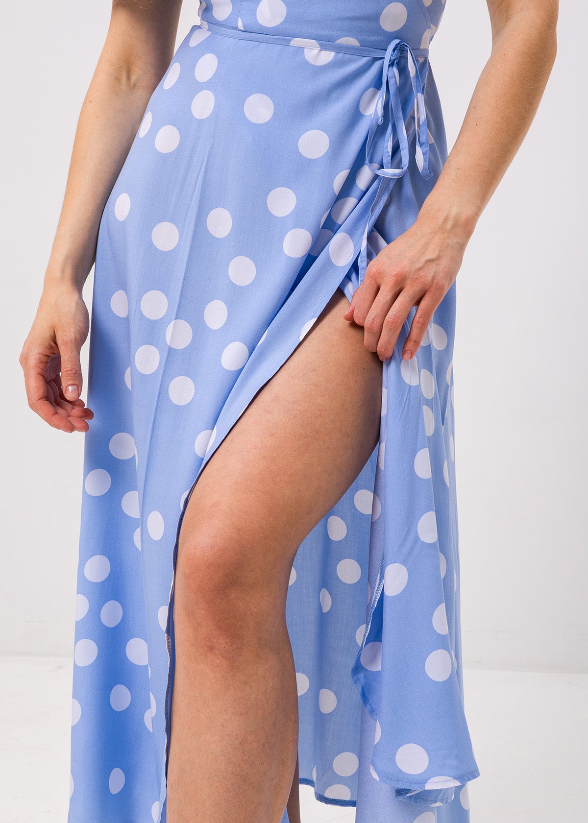 Rochie maxi petrecută cu buline