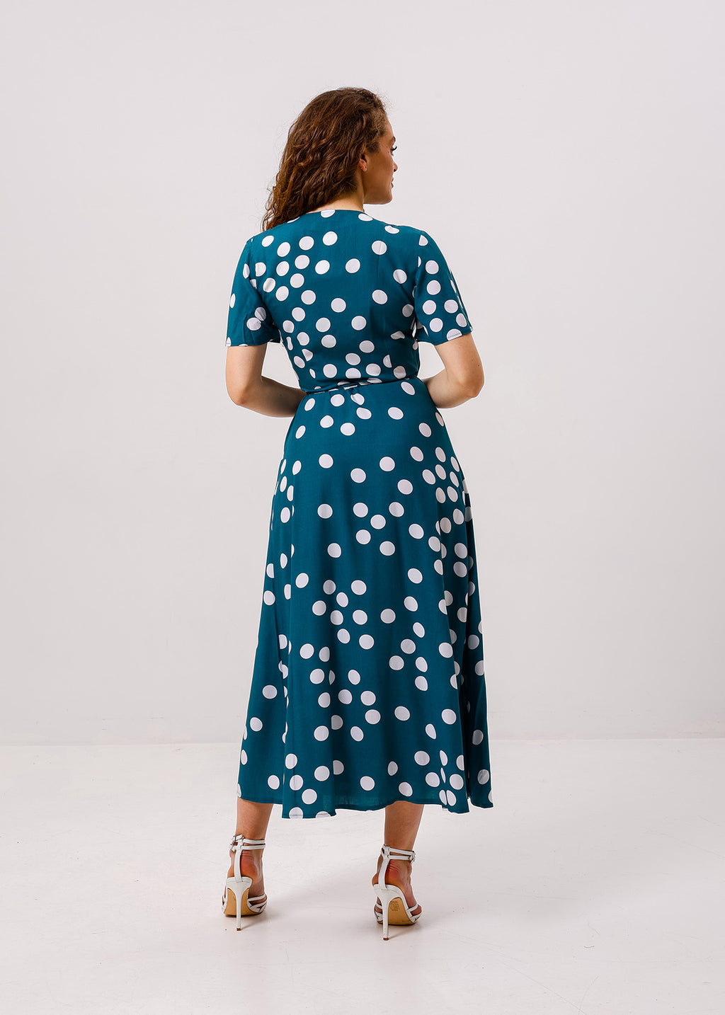 Rochie maxi petrecută cu buline