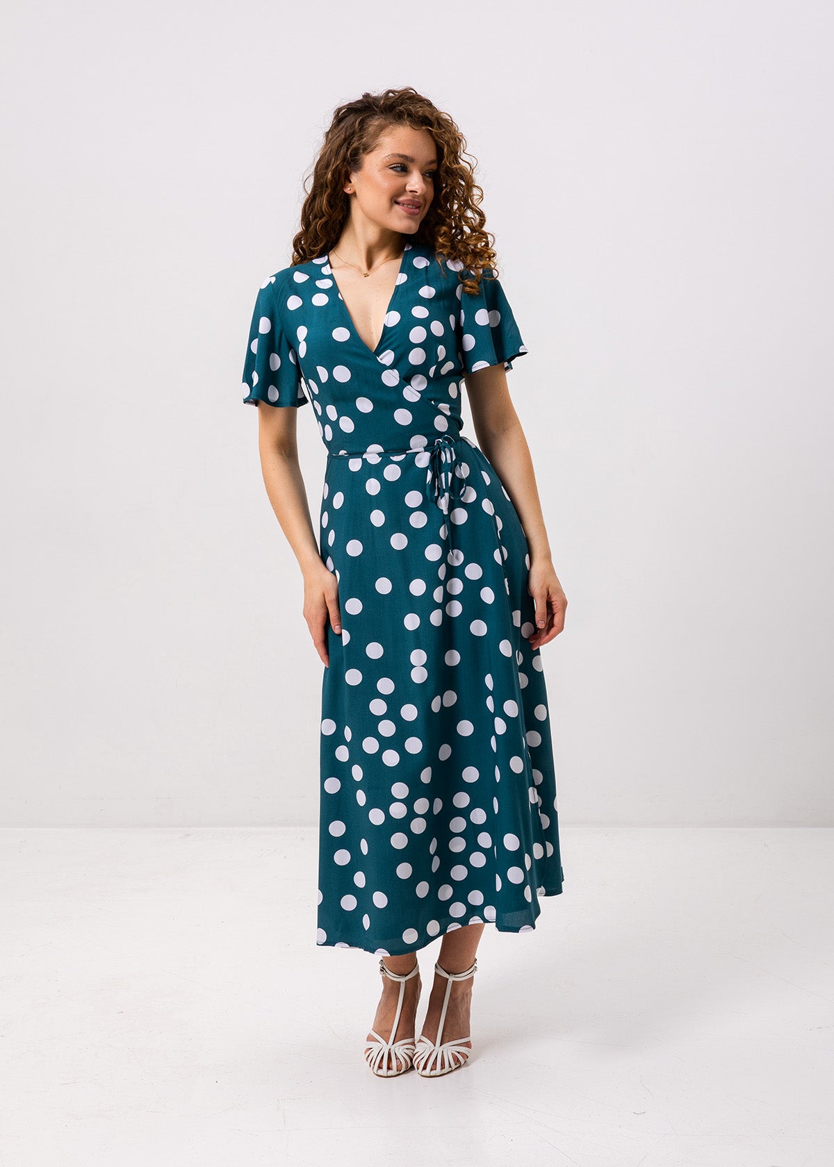 Rochie maxi petrecută cu buline