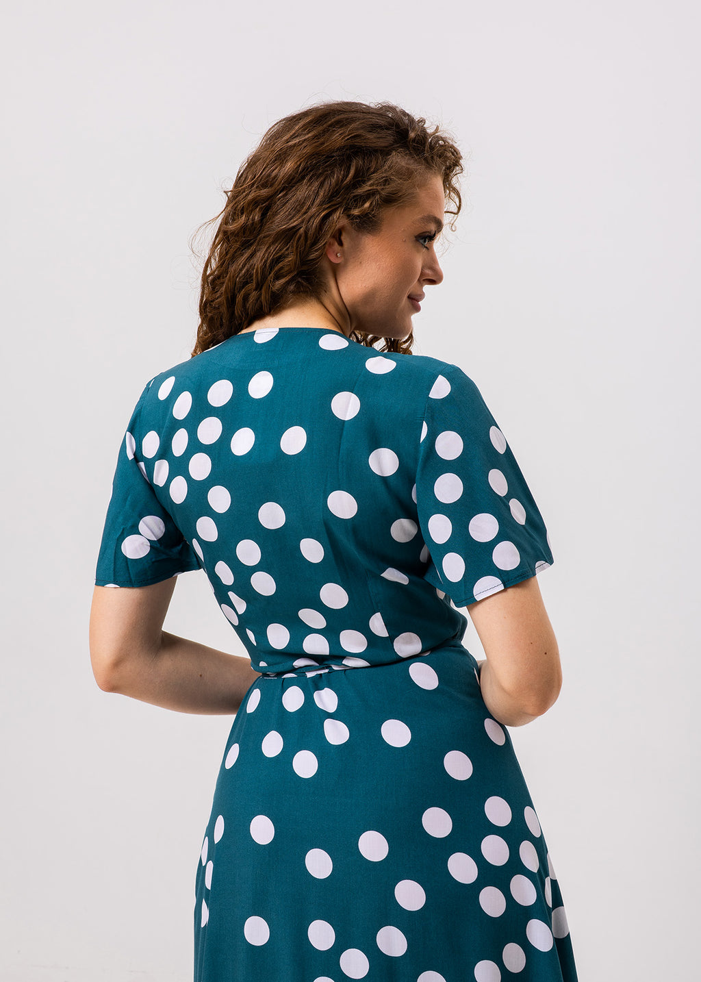 Rochie maxi petrecută cu buline