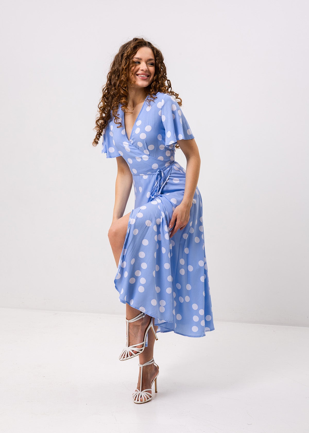 Rochie maxi petrecută cu buline