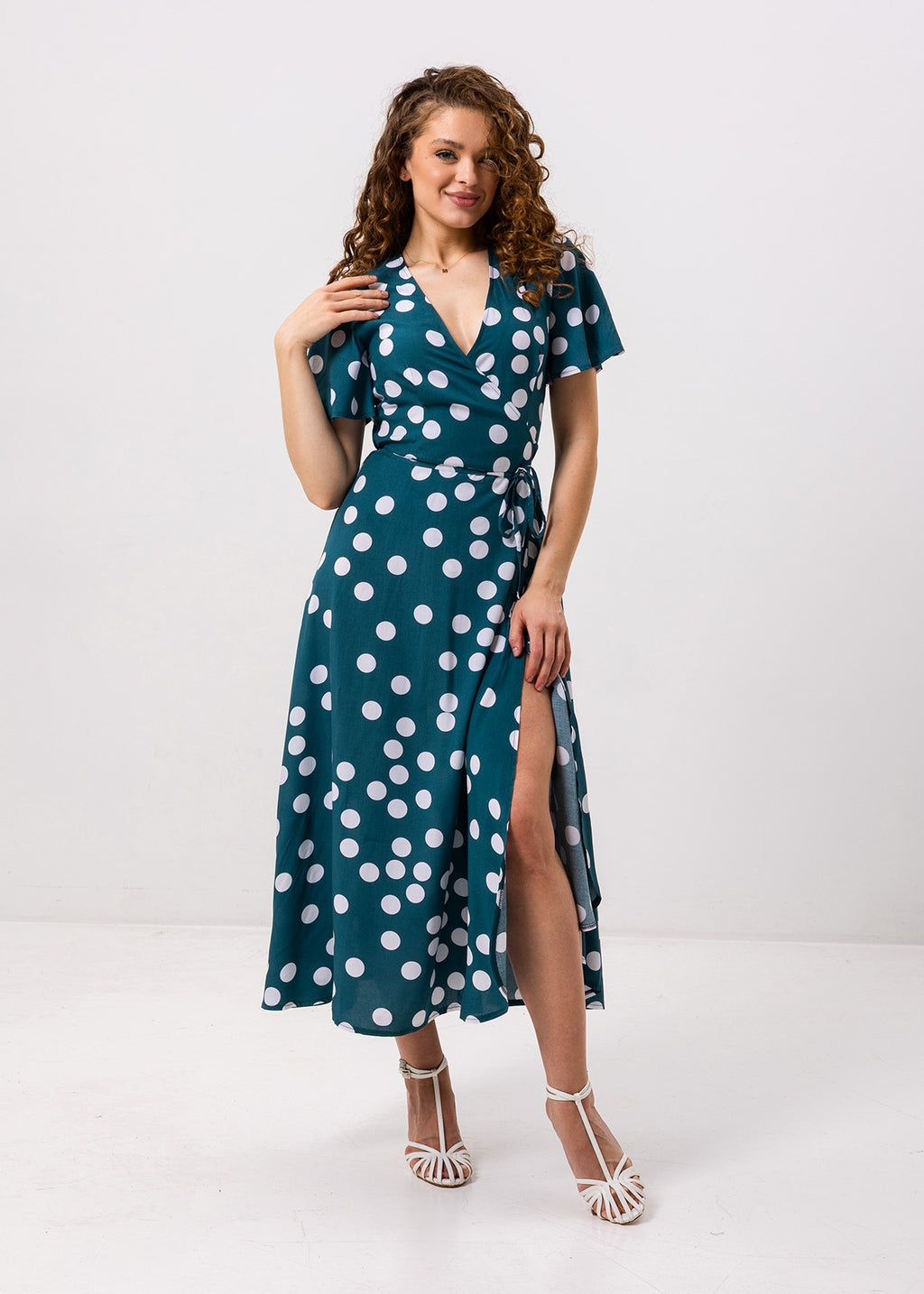 Rochie maxi petrecută cu buline