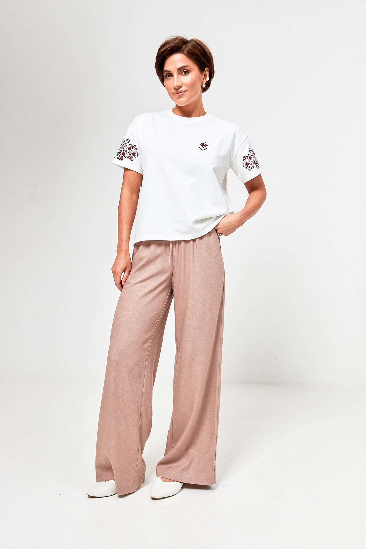 Tricou drept cu imprimeu inspirat din broderie