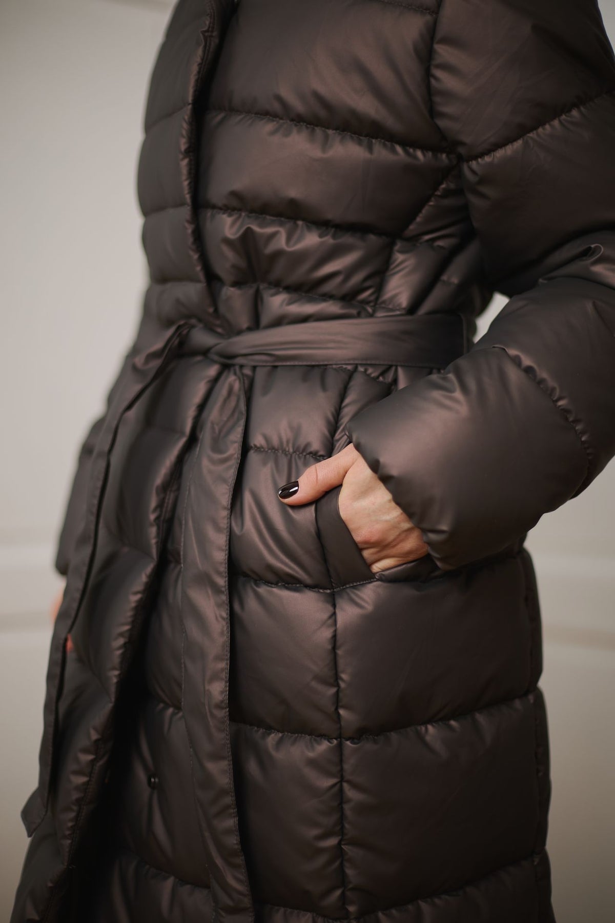 Palton puffer lung cu glugă și cordon