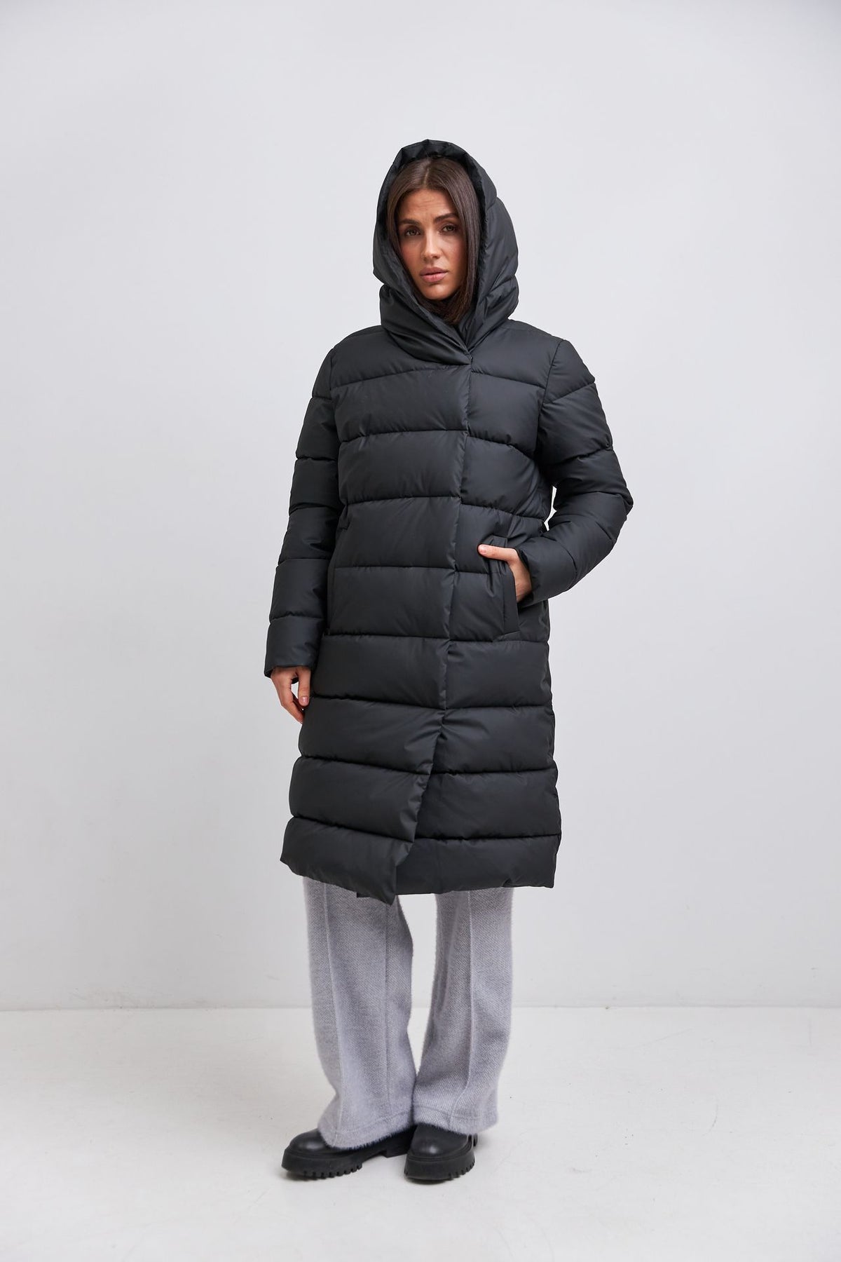 Palton puffer lung cu capse