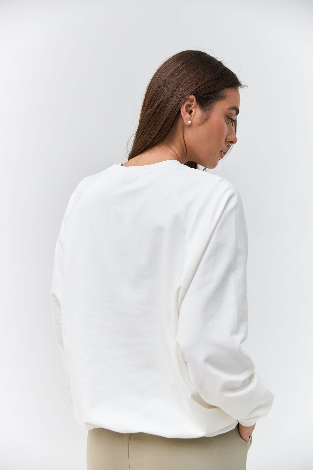 Hanorac raglan cu broderie perforată
