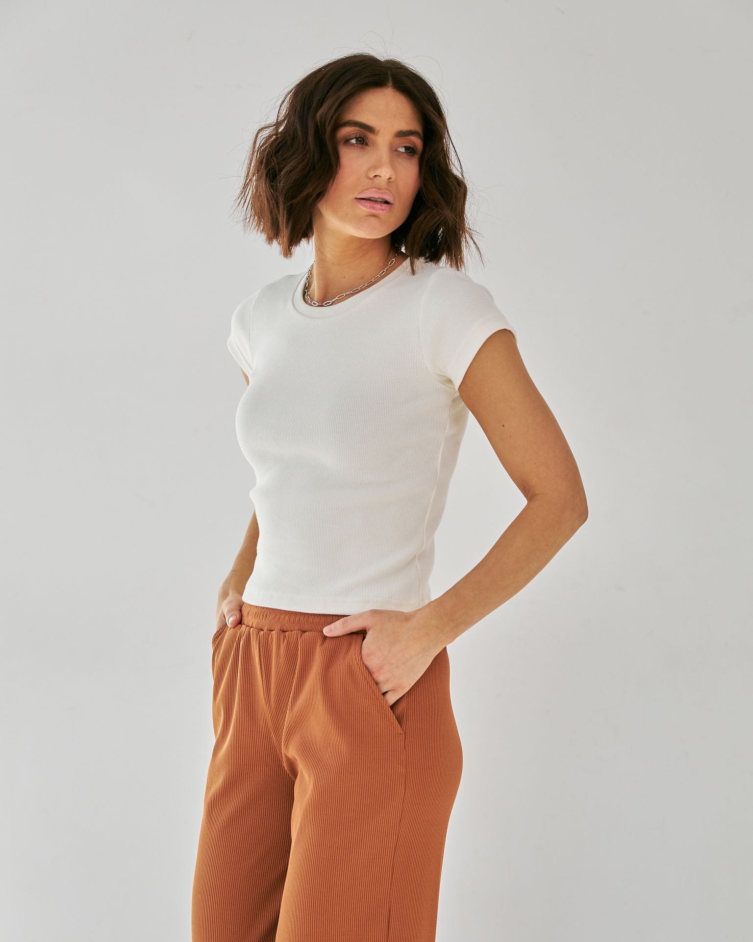 Tricou din tricot reiat cu mânecă scurtă
