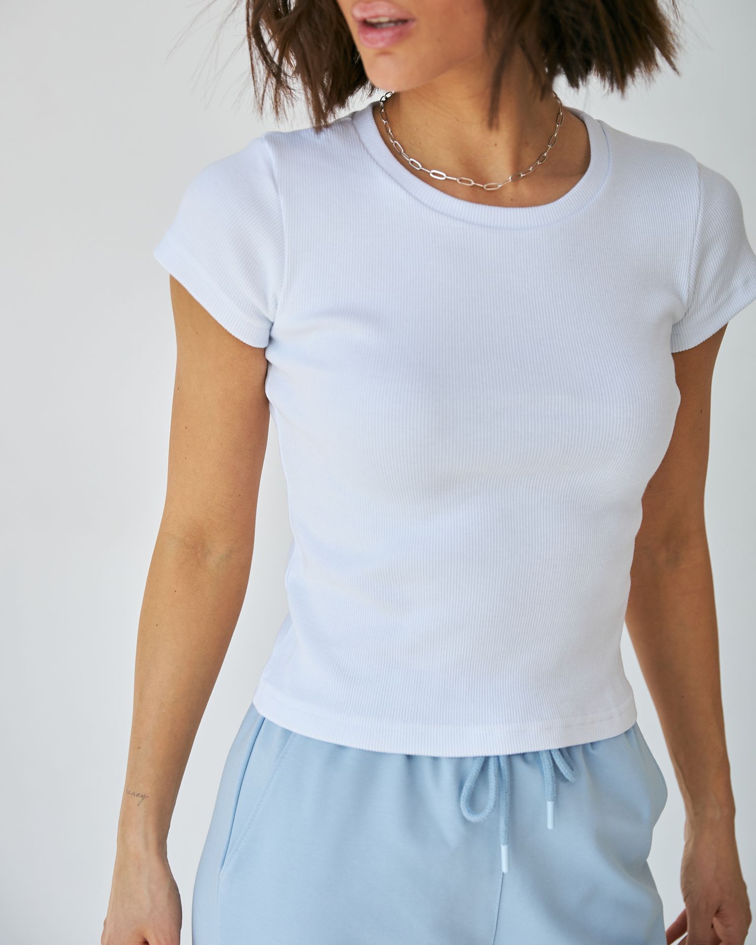 Tricou din tricot reiat cu mânecă scurtă