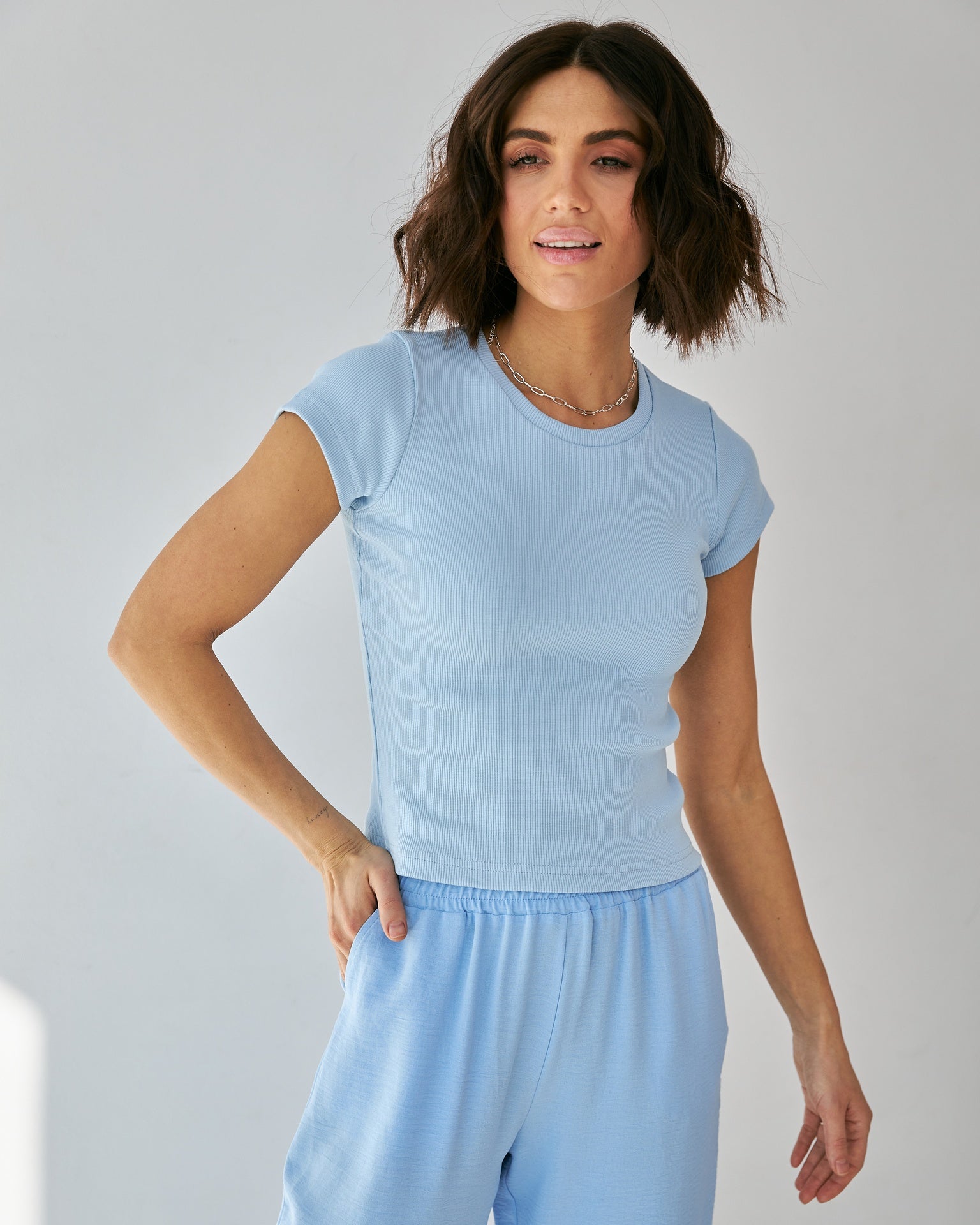 Tricou din tricot reiat cu mânecă scurtă