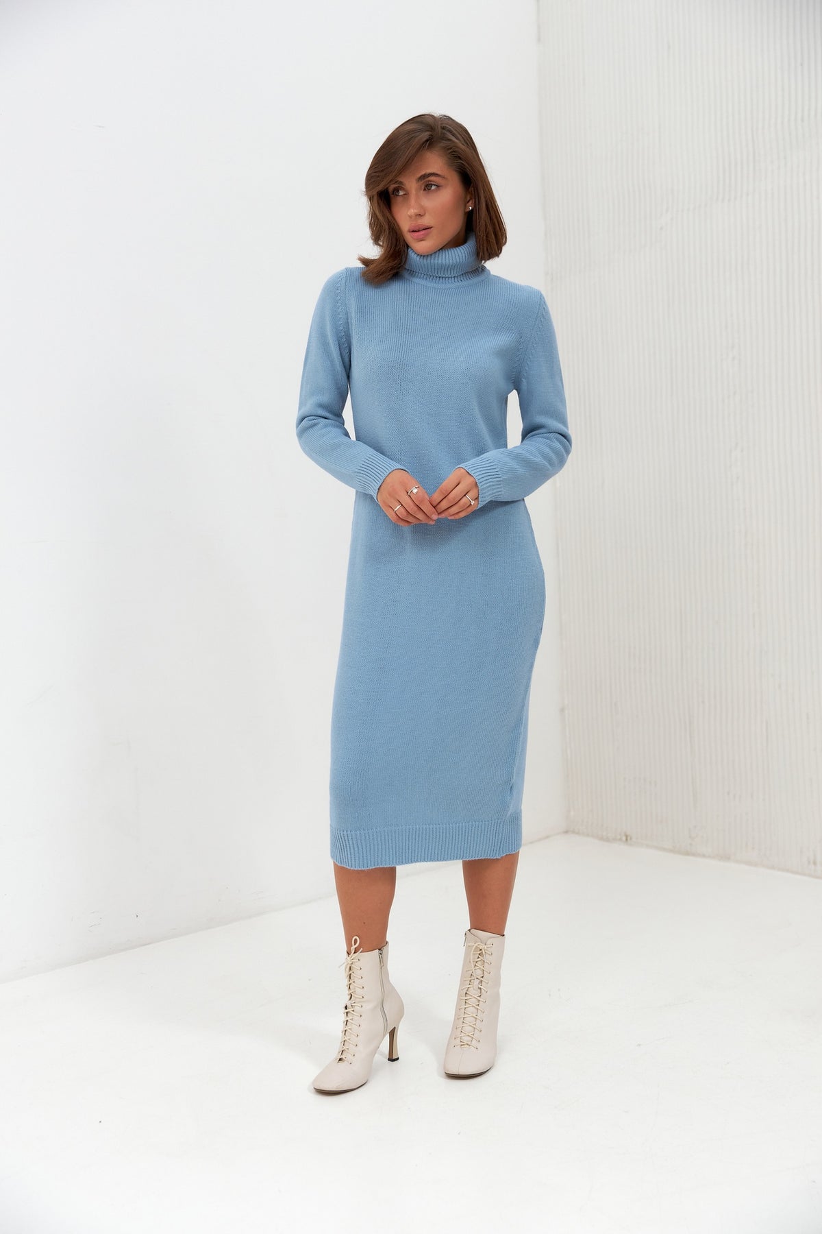 Rochie dreaptă cu șlițuri