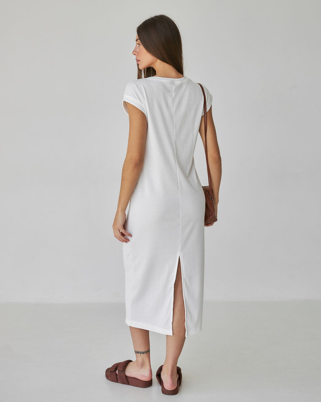 Rochie maxi dreaptă din tricot reiat cu șlițuri