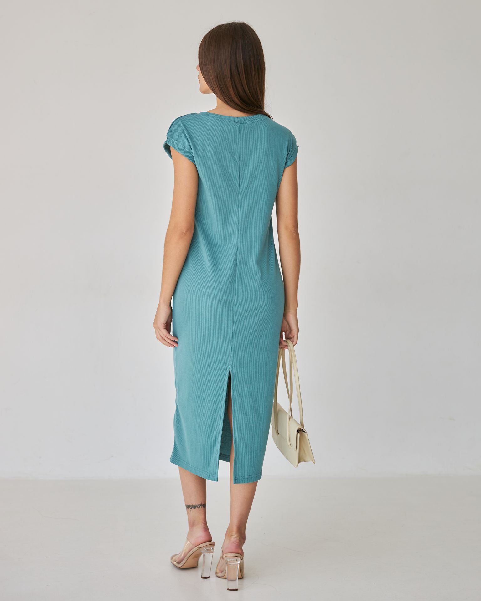 Rochie maxi dreaptă din tricot reiat cu șlițuri