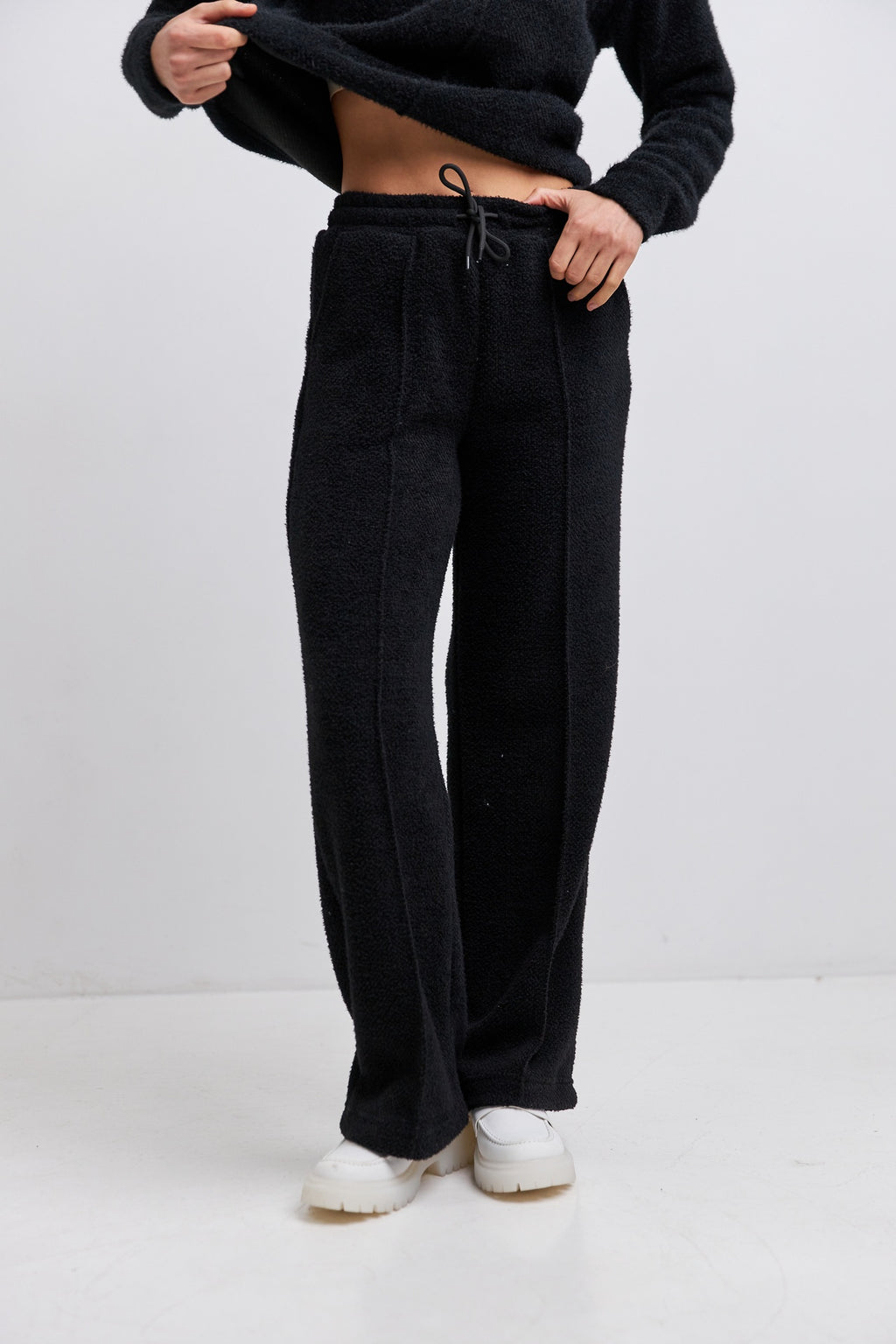 Pantaloni din alpaca cu cusături decorative