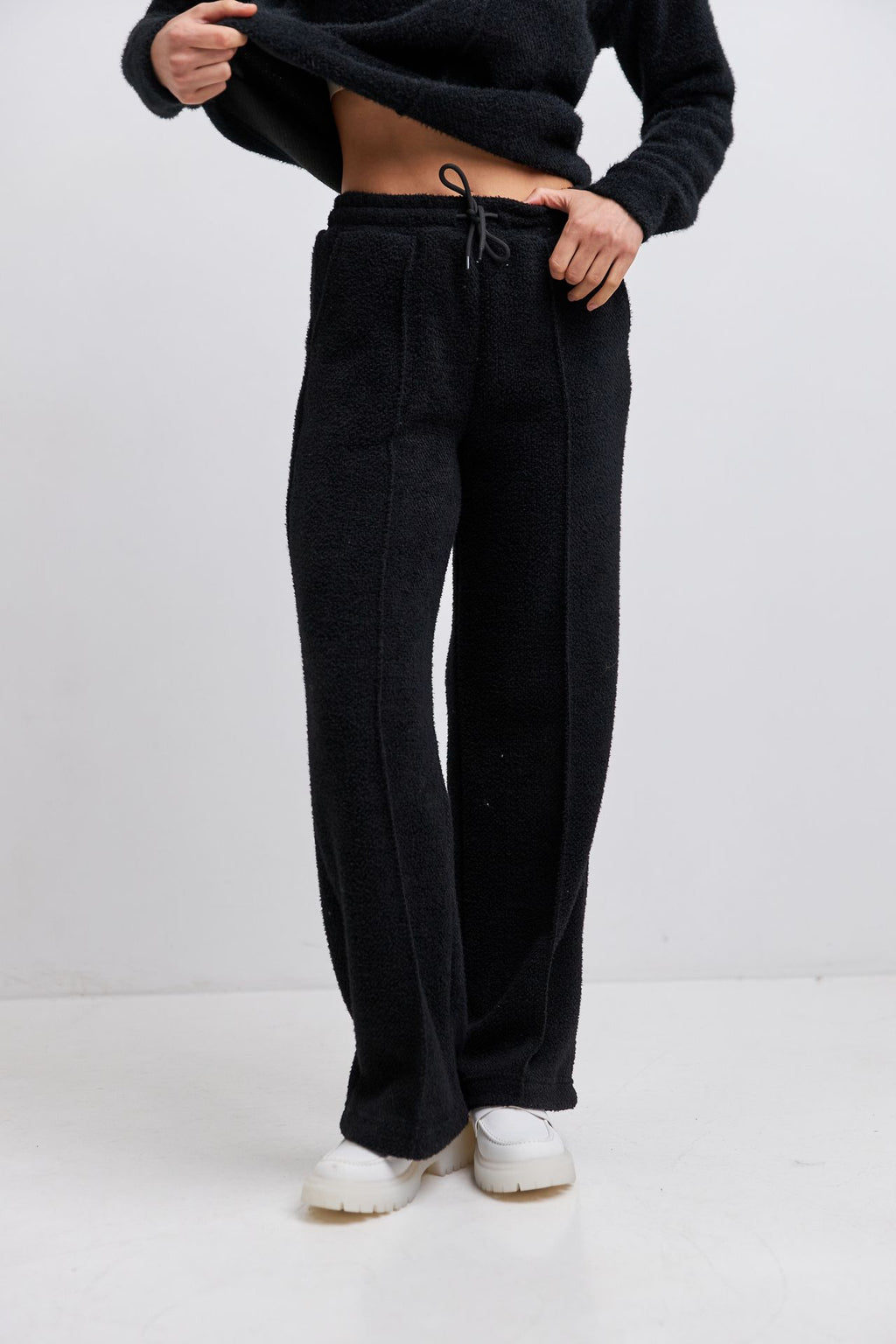Pantaloni din alpaca cu cusături decorative