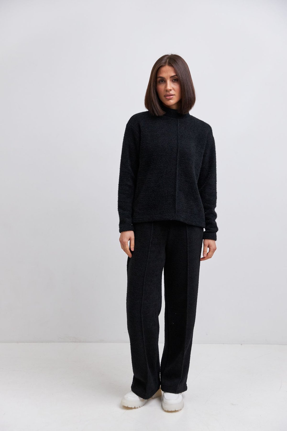Pantaloni din alpaca cu cusături decorative