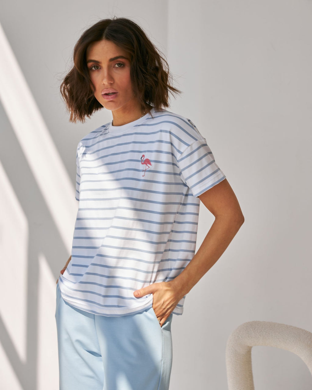 Tricou în dungi cu broderie Flamingo